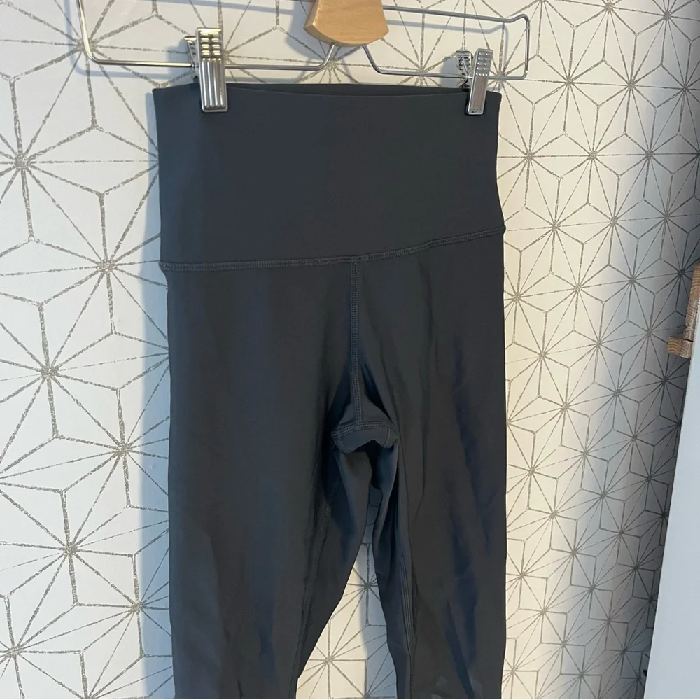 ALO Yoga Airlift Legging Anthracite Gray 28” - Picture 3 of 6